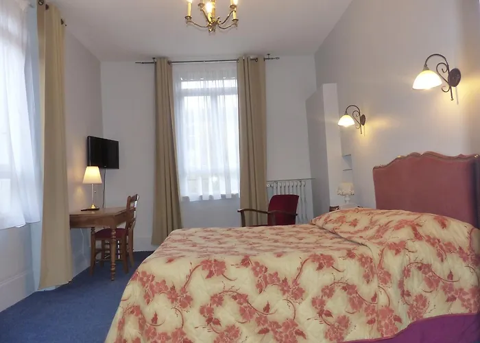 Des Thermes Otel Bourbon-lʼArchambault