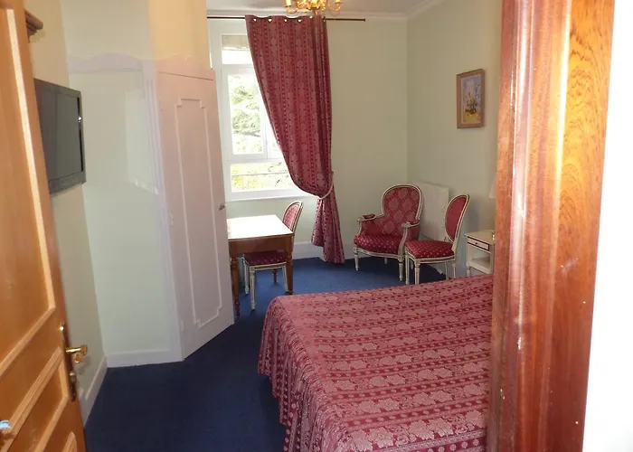 Des Thermes Bourbon-lʼArchambault